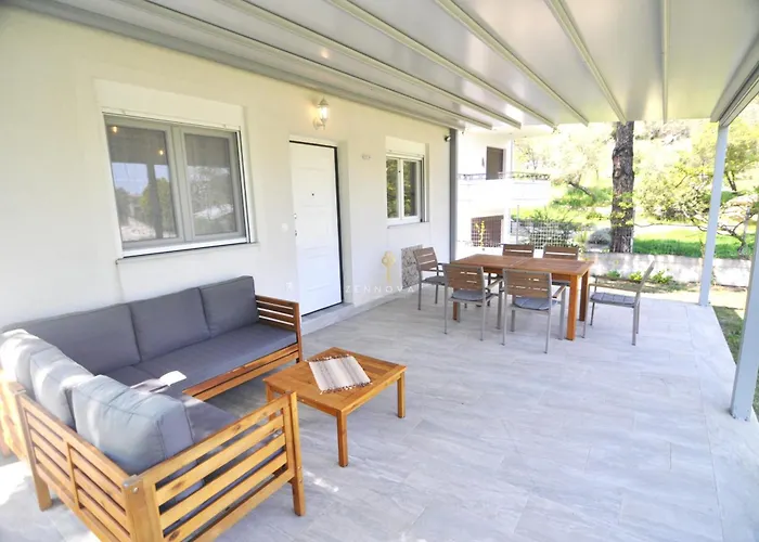 Zennova #29 Garden Family House 沃尔沃罗